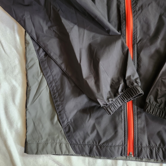 Columbia Kids Rain Jacket – Gray & Black with Red Zip (Size L/14-16) - Picture 2 of 10